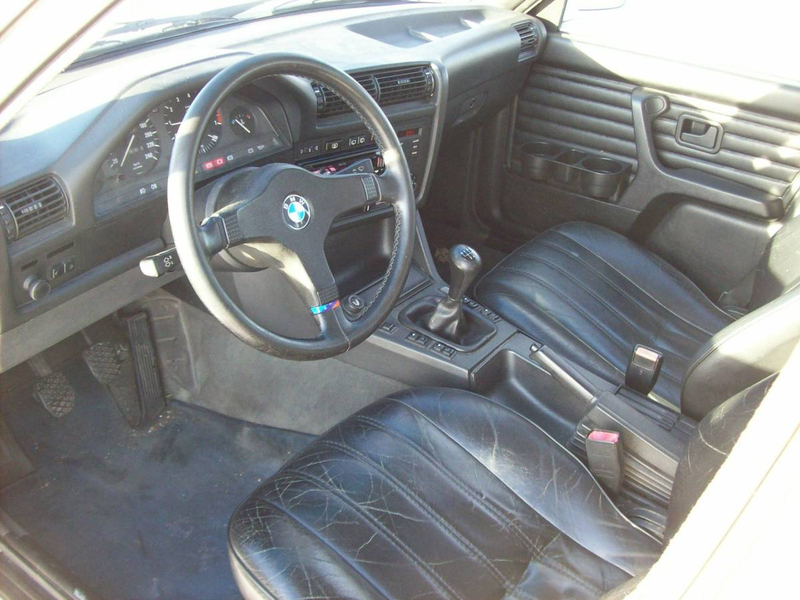 Illustration for article titled For $13,900, Could This 1989 BMW 325IX Touring Be Your Holy Grail?